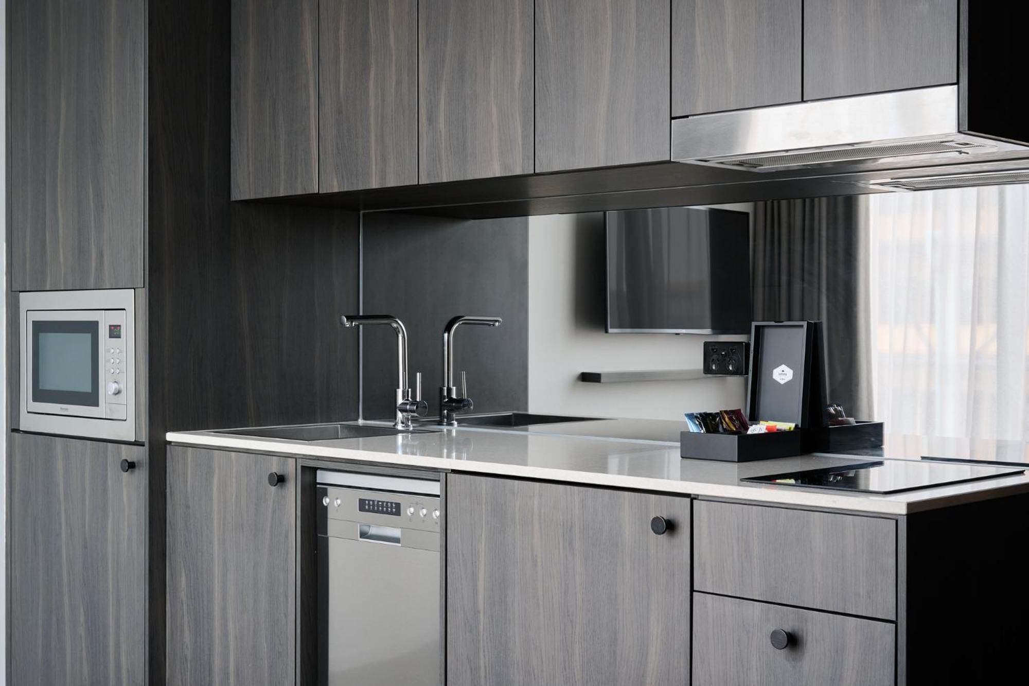 Отель Abode Belconnen Канберра Экстерьер фото